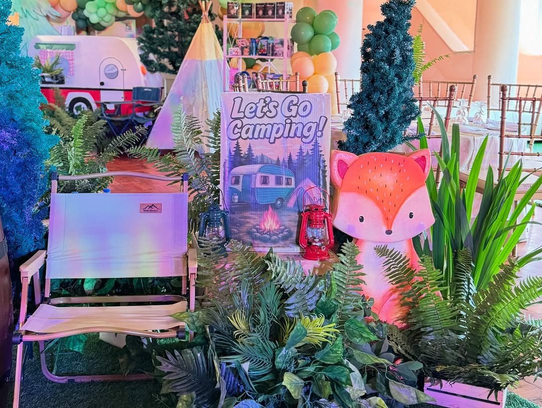 Camp Javi party atmosphere